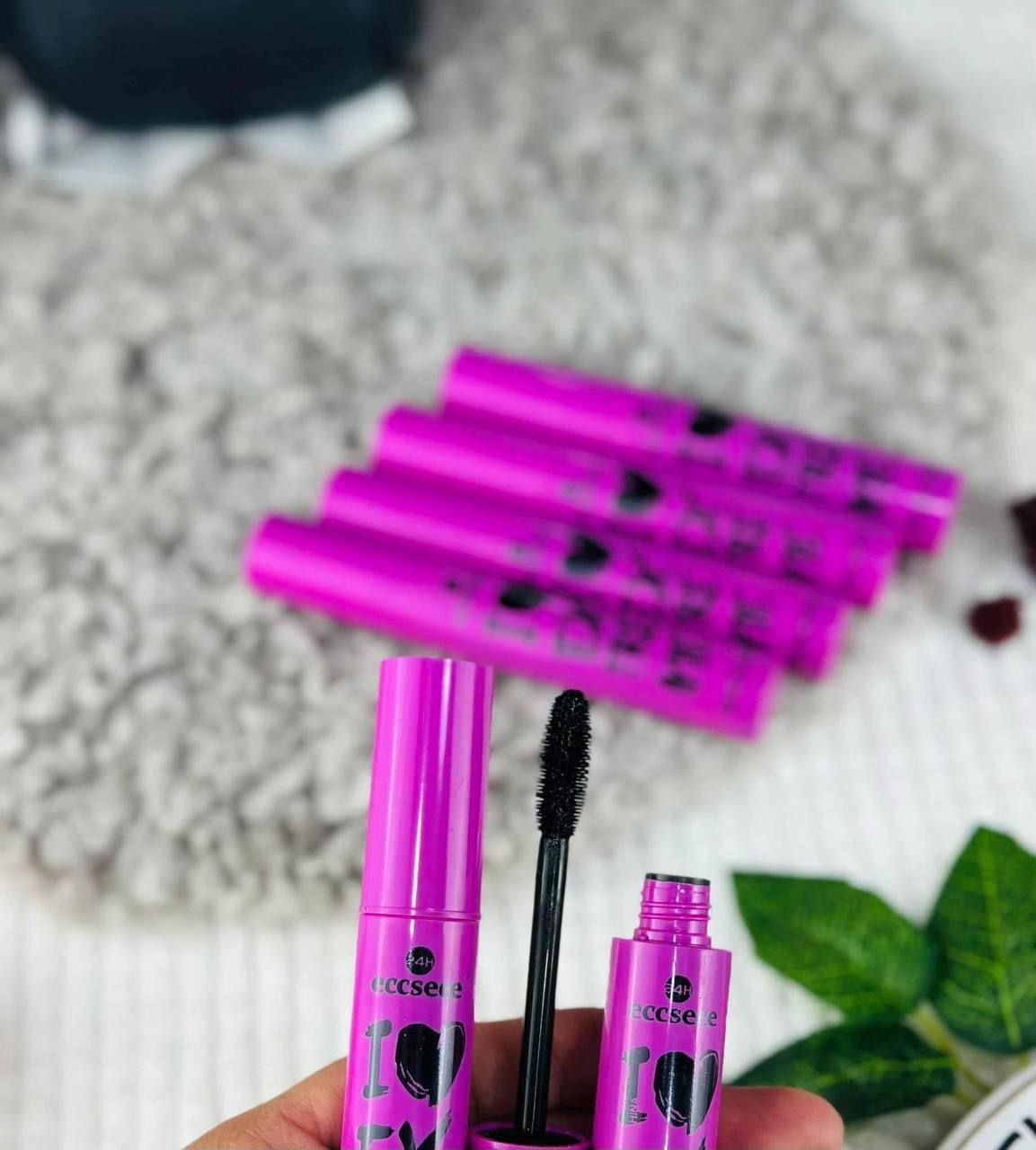 ماسكرا ايسنس crazy volume