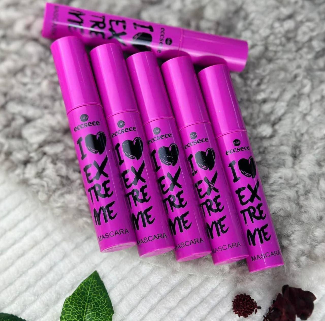 ماسكرا ايسنس crazy volume